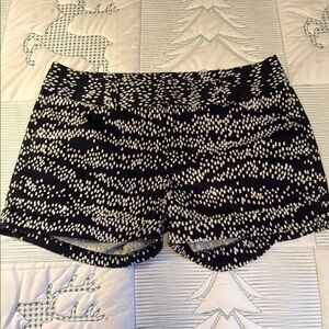 Elle Black and White Patterned Cuffed Shorts-6